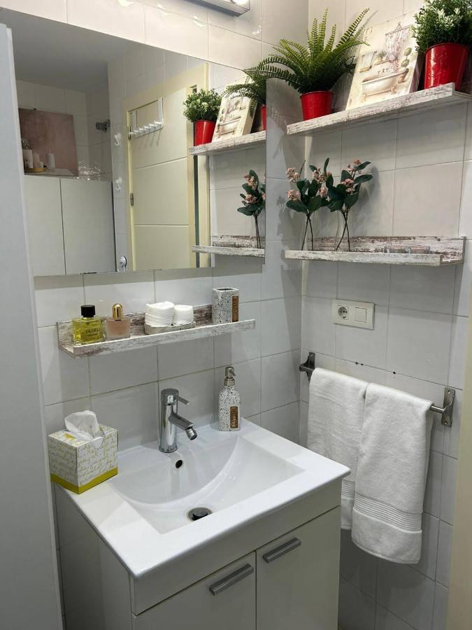 Apartamento Suite Torre Alta Parking Gratis Σεβίλλη Εξωτερικό φωτογραφία